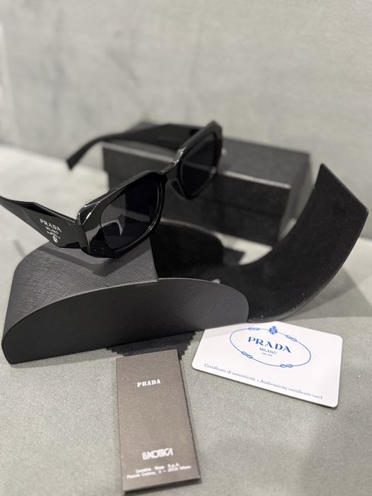 Ochelari de soare Prada Runaway noi in cutie