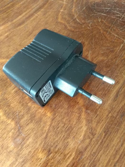 Продам разные зарядные устройства