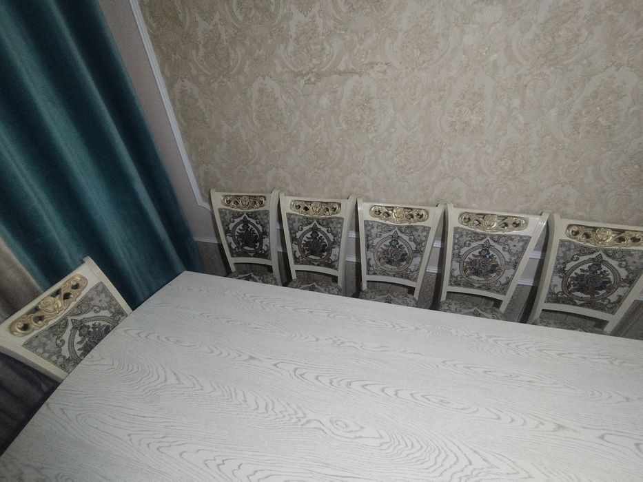 Stol-stul 12 ta Mehmonxonaga ideal srochna