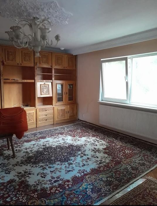 Casa cu etaj 281 mp de inchiriat