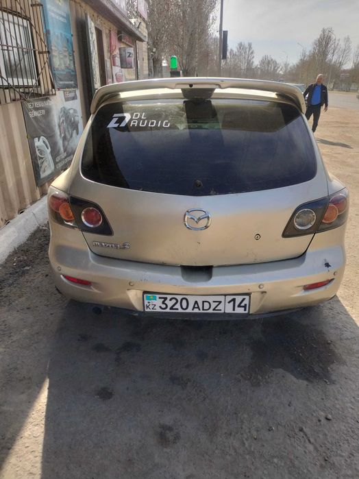 Продам автомобиль Мазда 3