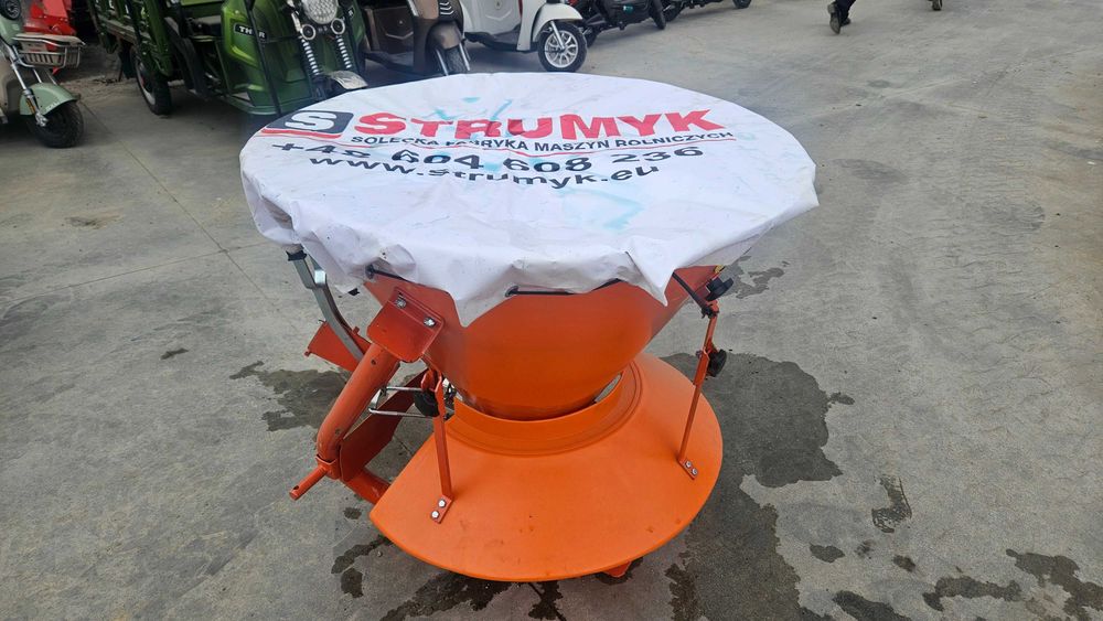 Distribuitor ingrasaminte nisip sare 200L nou Agramix