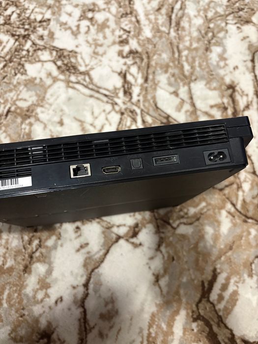 PS3 Slim 120GB + контролер + кабели | Добро състояние