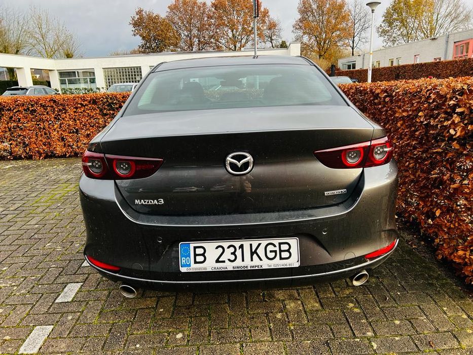 Mazda 3 - 180hp - sedan