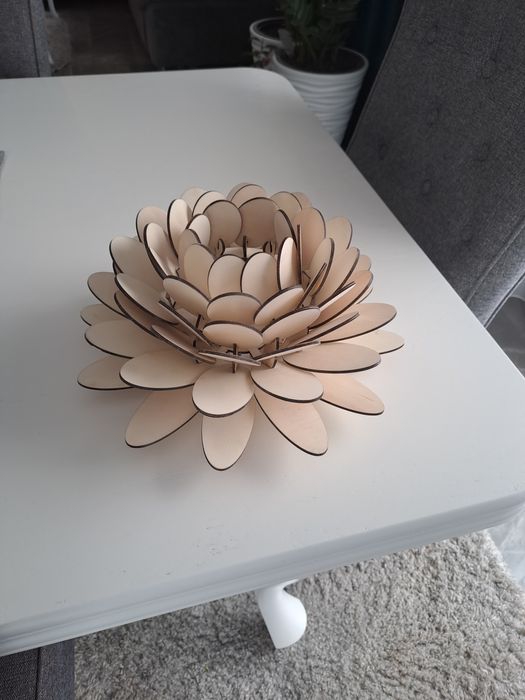 Lampa lotus lemn