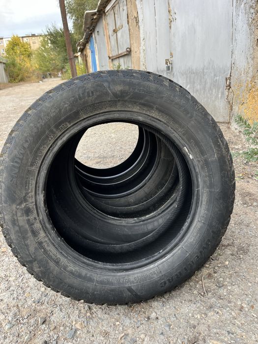 Продам резину на авто.
