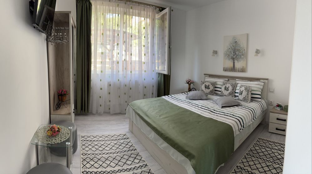 Vand casa + 1640 mp teren, la Turda