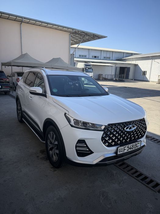 Продается CHERY белый чистый не битый