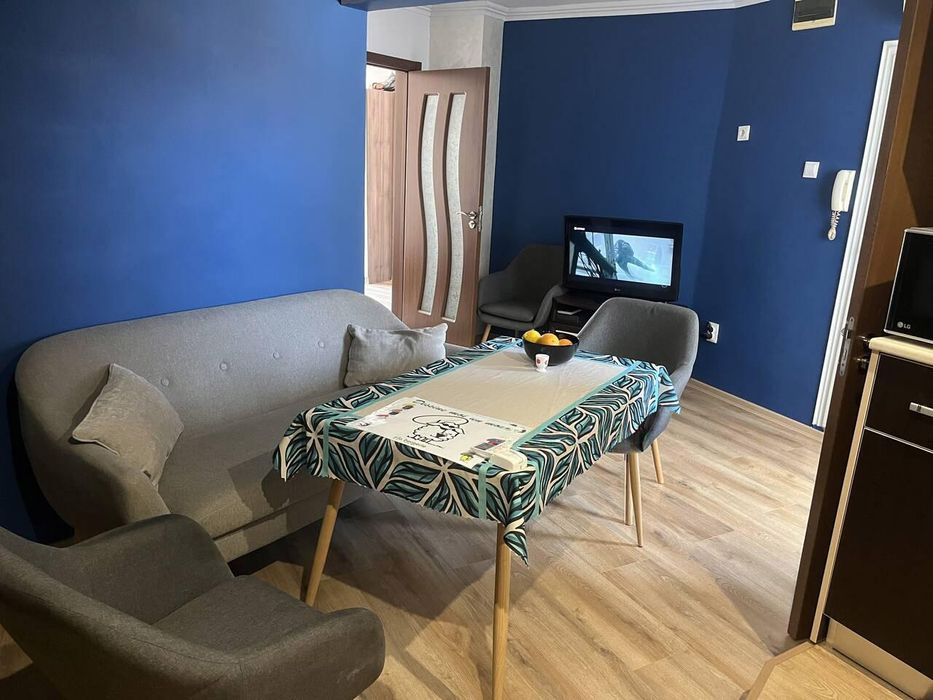 Продава се Четиристаен апартамент в Бургас, Център - 76 кв.м за 1778 €/кв.м - Снимка #1