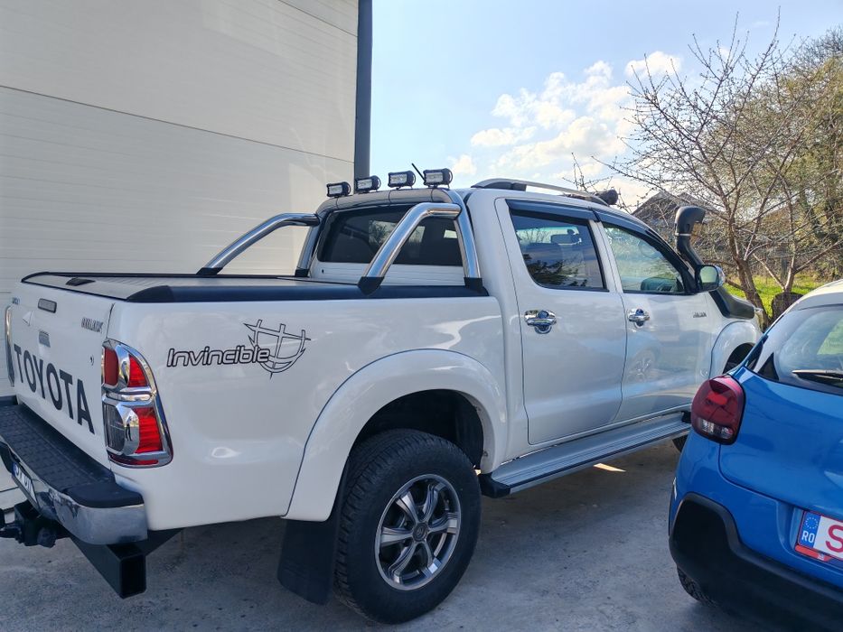 Toyota Hilux 3.0 automat 2015, recent înmatriculat, accept variante +- dif