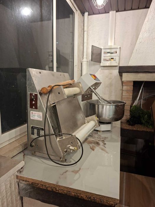 Тестомесачка и ламинатор за тесто