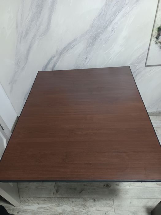 Masa de 12 persoane  in stare impecabila