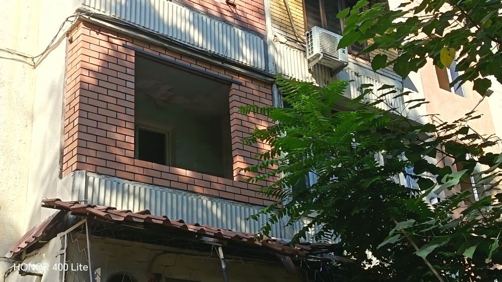 Balkon ga g'isht teramiz ablisofka