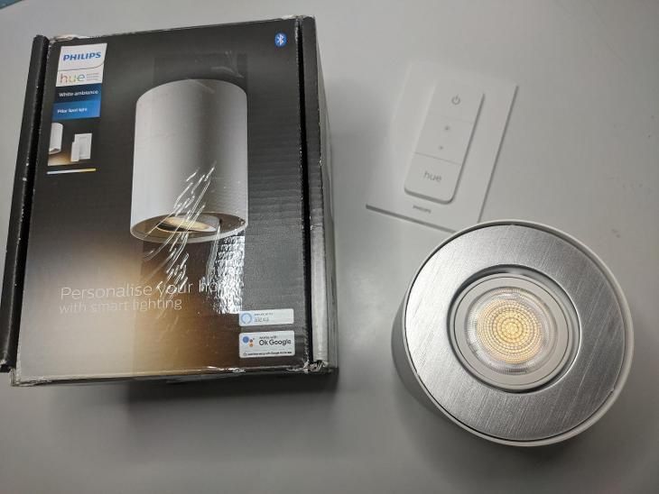 Philips hue Pillar spot