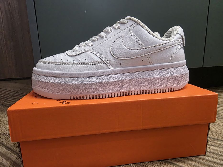 Дамски маратонки NIKE