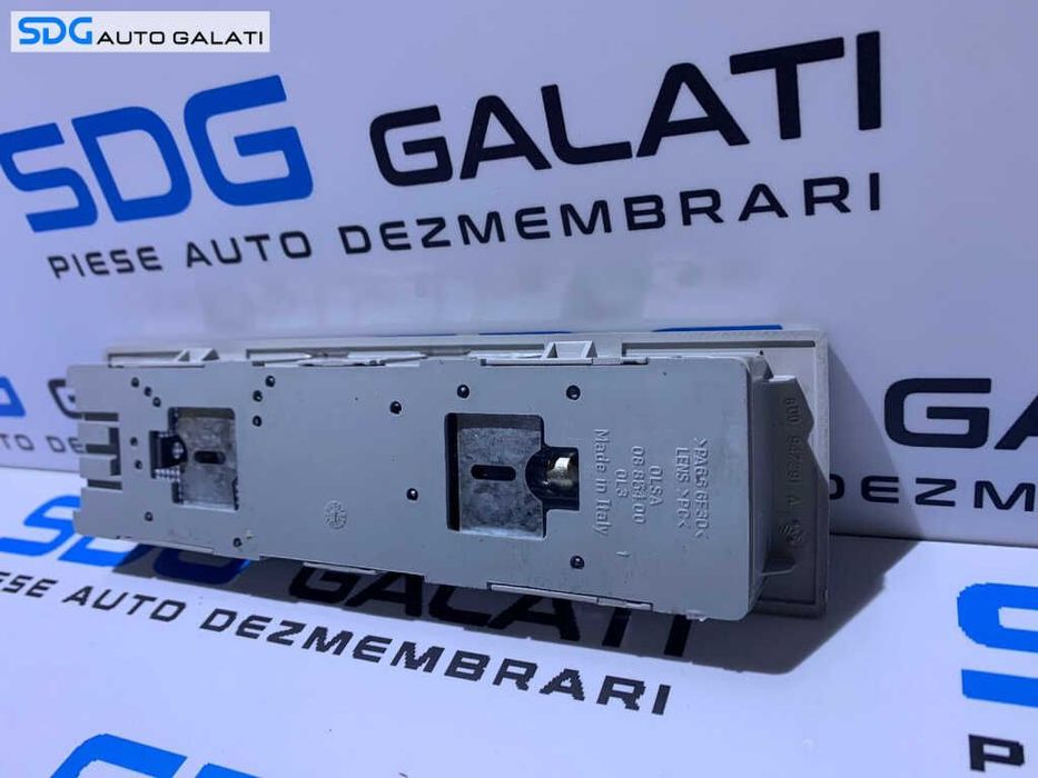 Plafoniera Lumini Lampa Iluminare Habitaclu Spate Pasager Volkswagen Golf 5 2008 - 2013 Cod 6Q0947291A