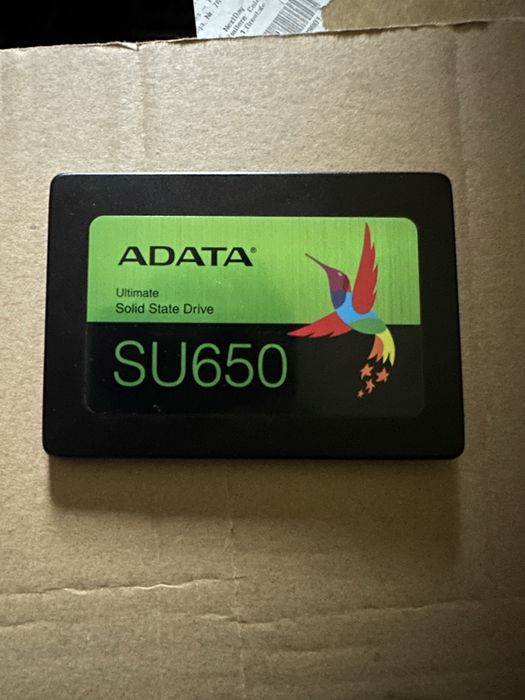 Sticare Ssd 250gb adata și placa de baza