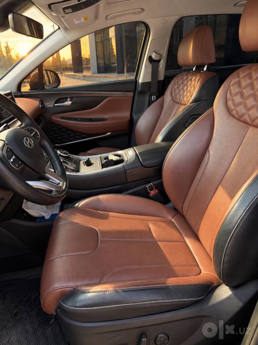 Продаю свой автомобиль Hyundai Santa Fe 2022 года