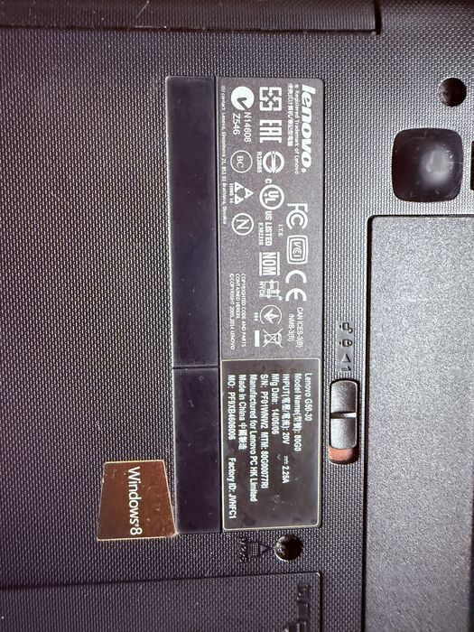 Laptop vechi pentru piese