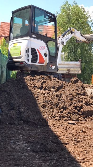 Miniexcavator picon sapaturi fundatie excavatie nivelare canal