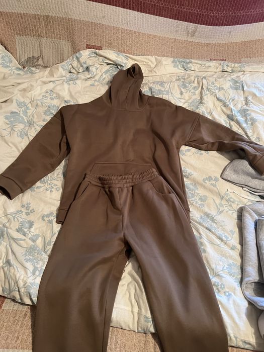 Продается две пары теплых спортивок