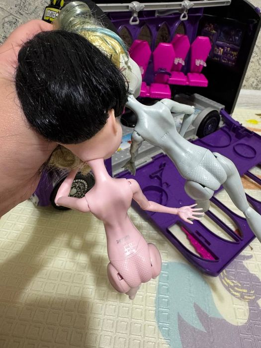 Куклы монстер хай + автобус оригинал.