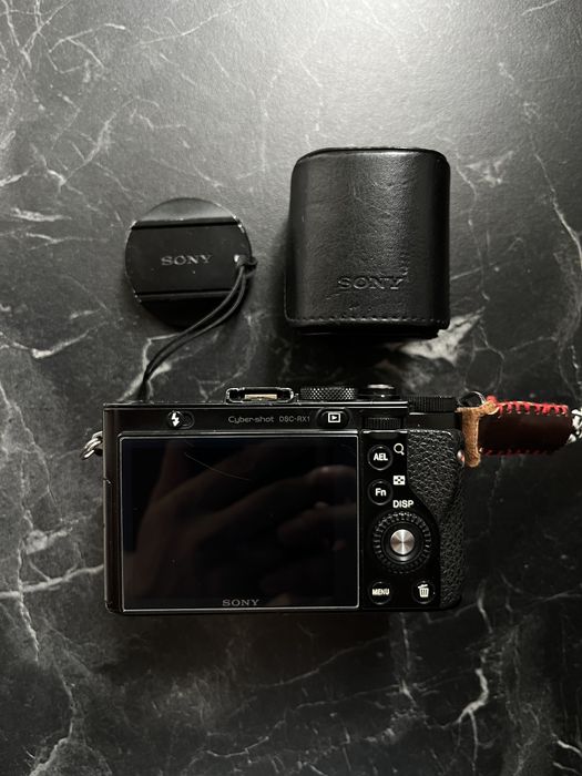 Продам камеру Sony RX1