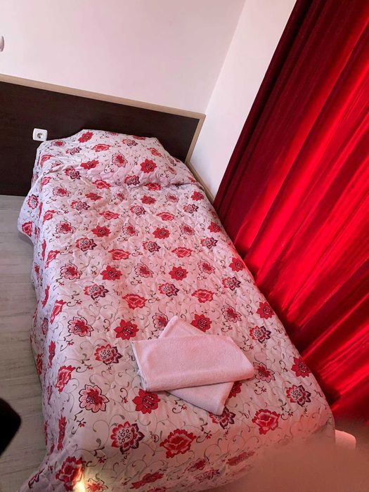 Дава се под наем Тристаен апартамент в Бургас, Лазур - 80 кв.м за 300 € - Снимка #2