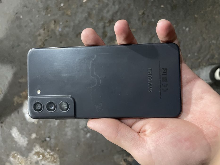 S21 FE 128ГБ в идеальном состоянии