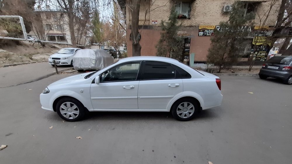 Gentra sotiladi 2 pozitsiya