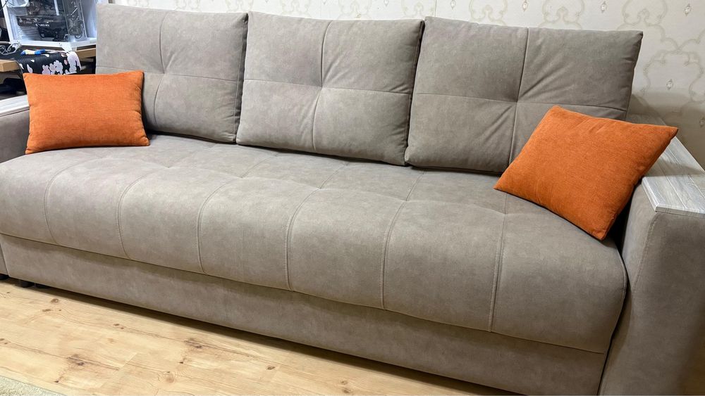 Продам диван почти новый