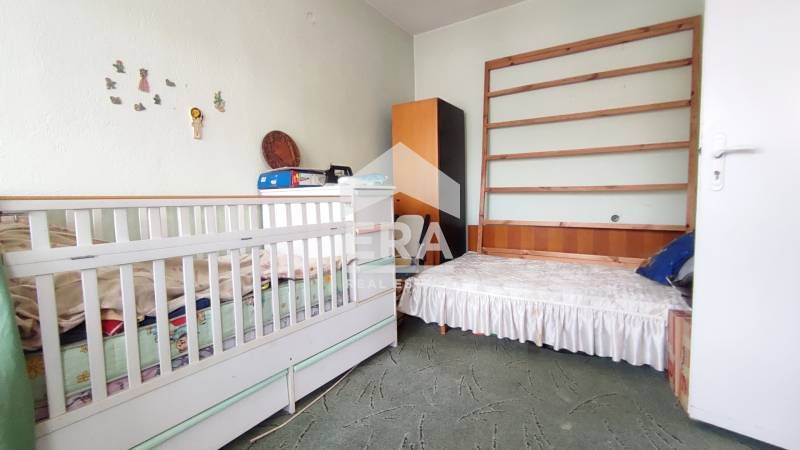 Четиристаен апартамент в гр. Петрич