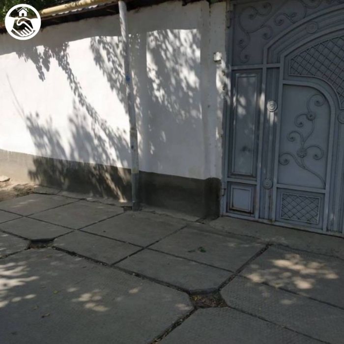 Uy sotladi yer  biznes uchun shahrnig ôzida