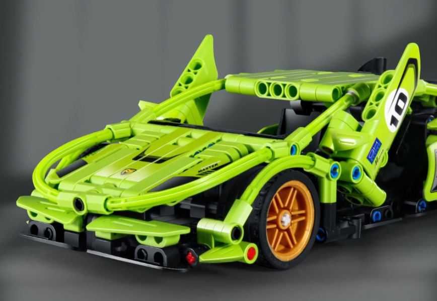 Машинки -это блочные конструкторы, по типу Лего с заводным механизмом.