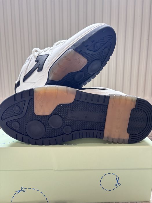 Off White Out of Office, marimea 42, ideali pentru un cadou special