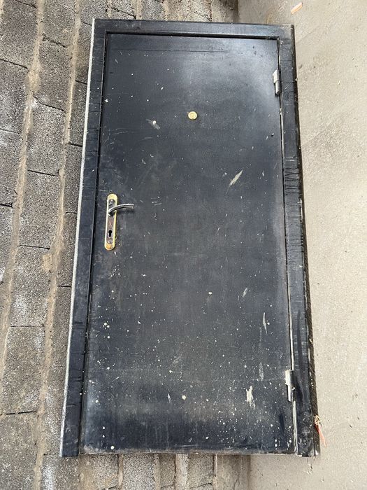 Темір есік сыртқы