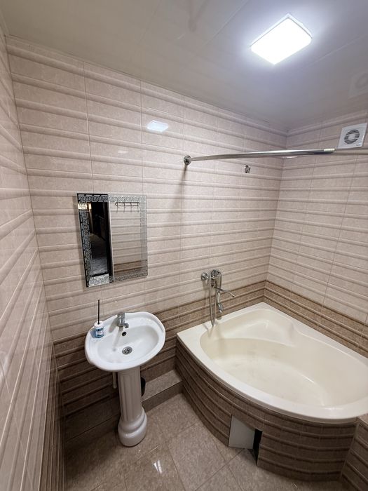 Квартира Сотилали 2 хоналик 1 этажда жойлашган