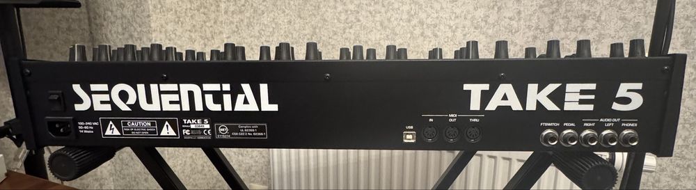 Синтезатор аналоговый Sequential Take 5