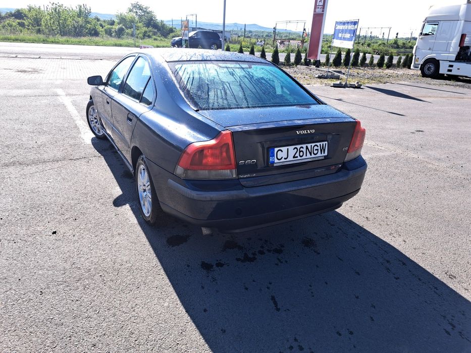 Vând Volvo S60 2.4D5