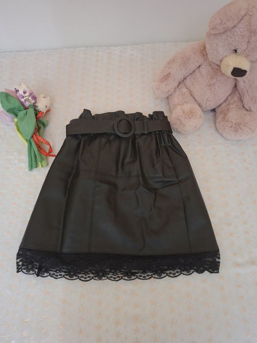 Чисто нова кожена поличка