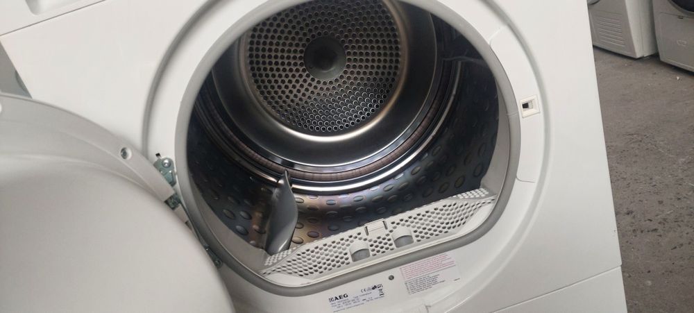 Сушилня Термопомпа AEG 7кг. А+