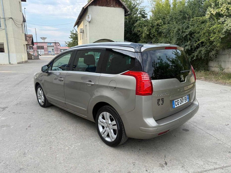 peugeot 5008 7 locuri
