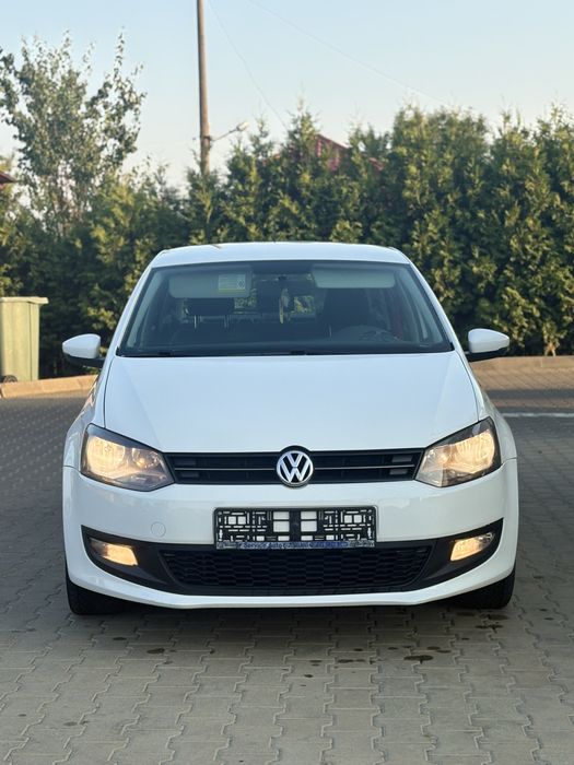 VOLKSWAGEN Polo