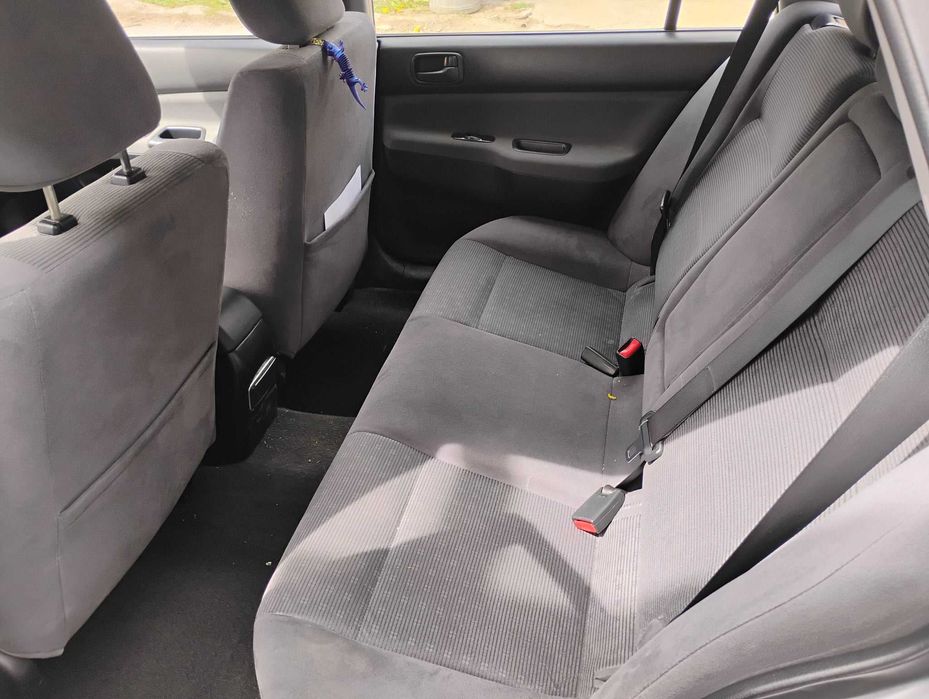 Автомобил Митсубиши Лансер