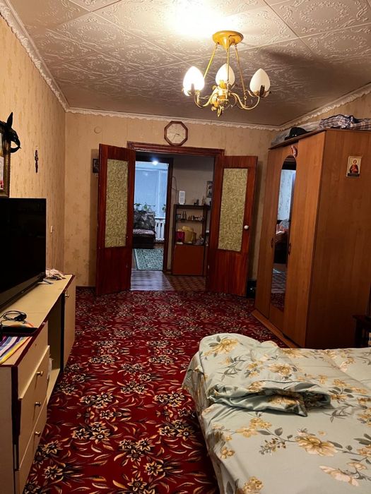 Продам 4 комн квартиру.