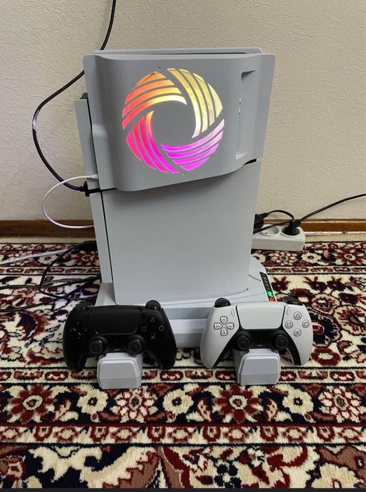 Продам PS5 slim в отличном состояние