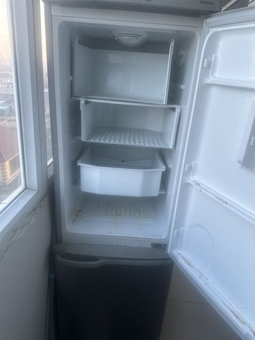 Холодильник samsung
