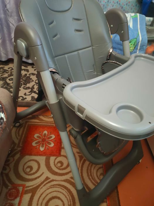 Детское кресло для кормления