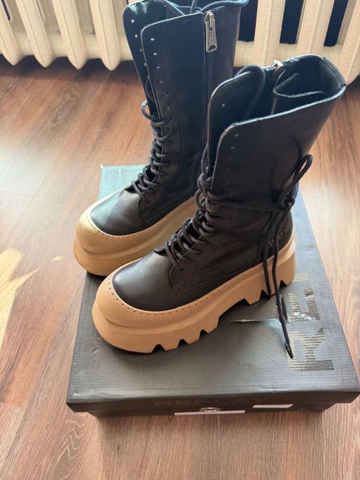 Дамски ботуш на Replay номер 39