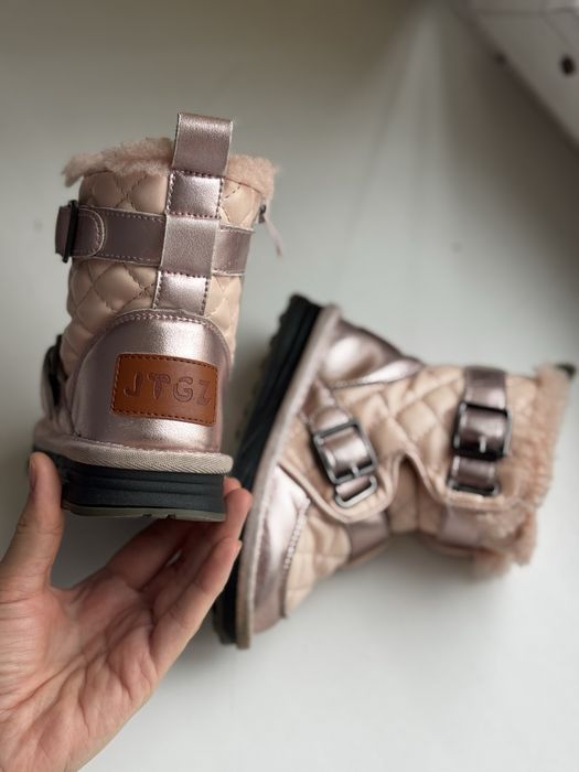 Детские сапожки для девочки